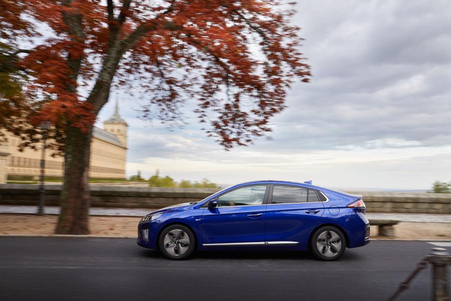  Hyundai IONIQ hybrid (AE) 2019 года  (WW) (фото 33 из 42)